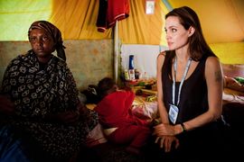 Anđelina i Bred dali 340.000 dolara za raseljene u Somaliji