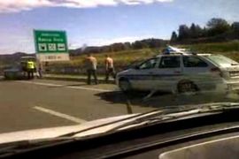 Bacio se iz policijskog auta na putu i poginuo (Foto)