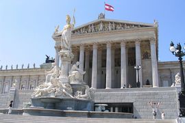 Radnici na crno u kantini parlamenta