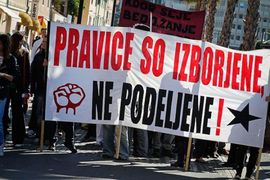 Hiljade ljudi na Protestu ogorčenih u Kopru (Foto)