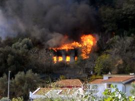 Požar kod Budve prijeti kućama