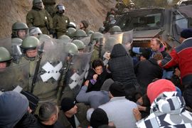 Kriza na Kosovu: Jedan Srbin ubijen, 22 povrijeđena (Video)