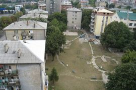 Četvoro ranjenih u pljački banke na Karaburmi