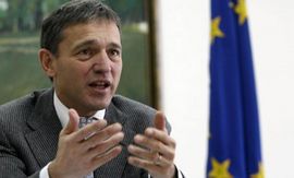 Dežer: Srpske vlasti da ubijede građane da sklone barikade