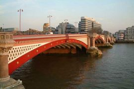 Najveći solarni most na svijetu Blackfriars Bridge