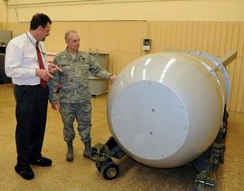  Amerika uništava najjaču nuklearnu bombu