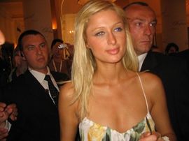 Specijalci otpušteni jer su čuvali Paris Hilton