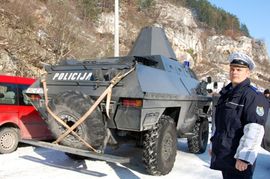 Specijalci SIPA pretresaju Gornju Maoču