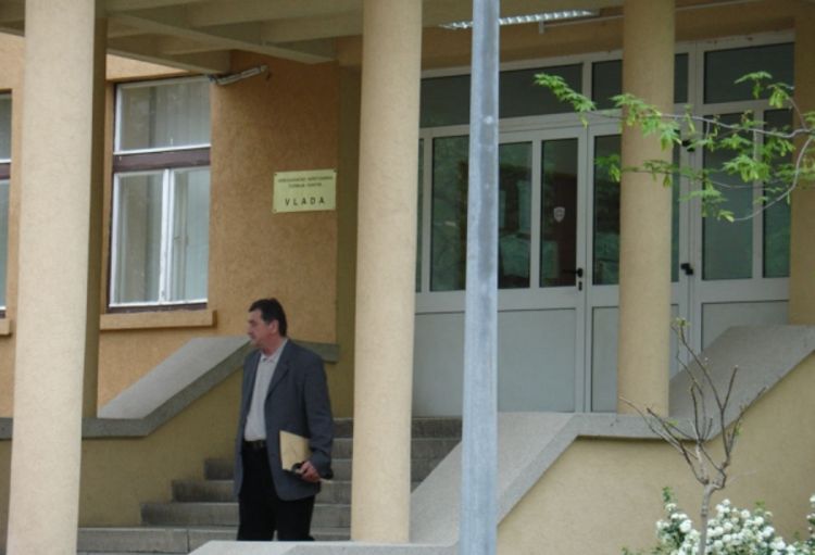 Rasipali novac, a hoće pomoć MMF-a