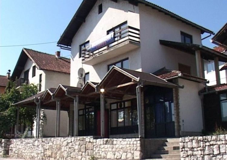Doboj: Supružnici godinama iskorištavali djevojke za prostituciju