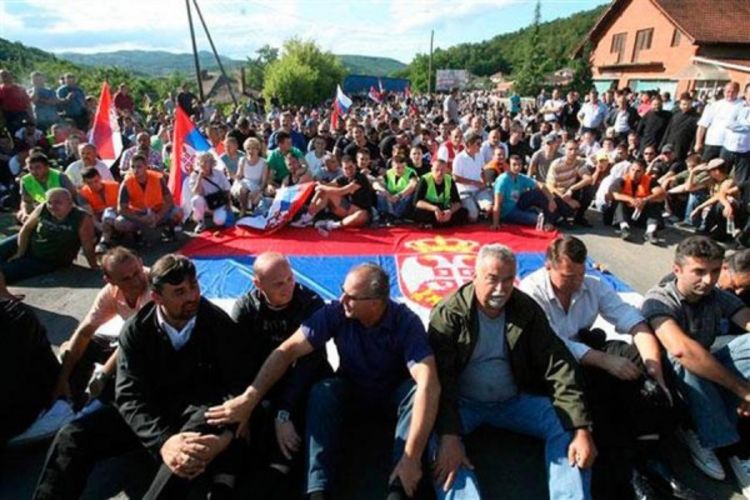 Više Srba na barikadama