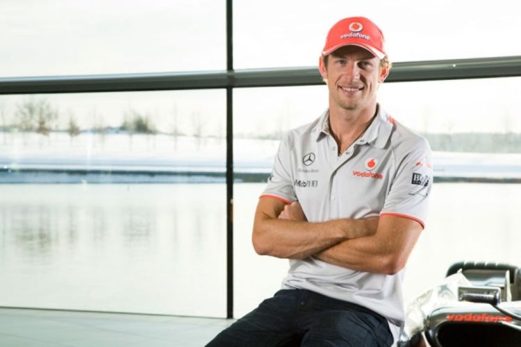 Dženson Baton produžio ugovor s F1 timom