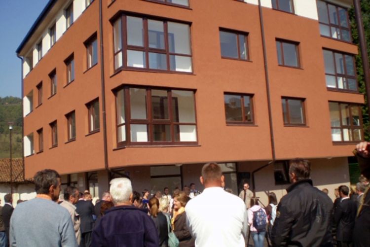 Foča: Srbi i Bošnjaci dobili stanove u istoj zgradi