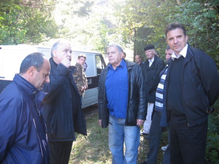 Otišli sakupljati kestenje, pa pronađeni mrtvi
