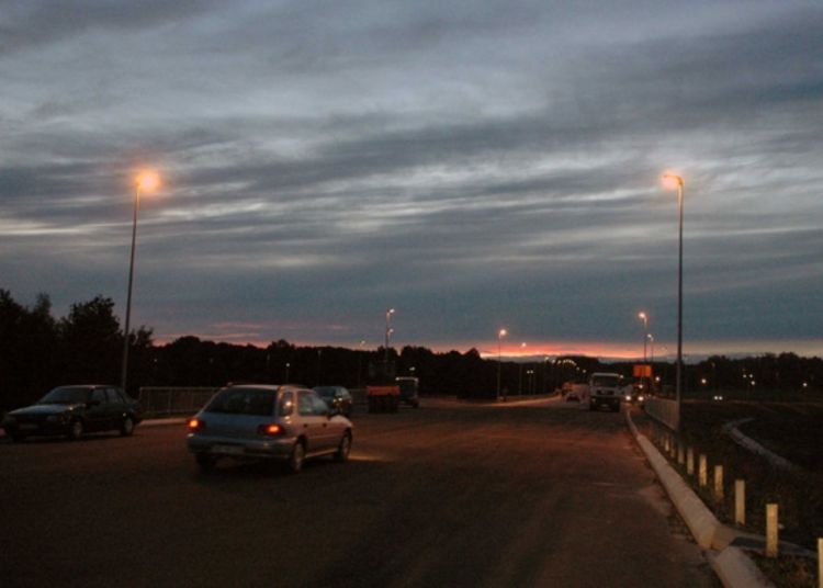 Puštena rasvjeta na petlji autoputa