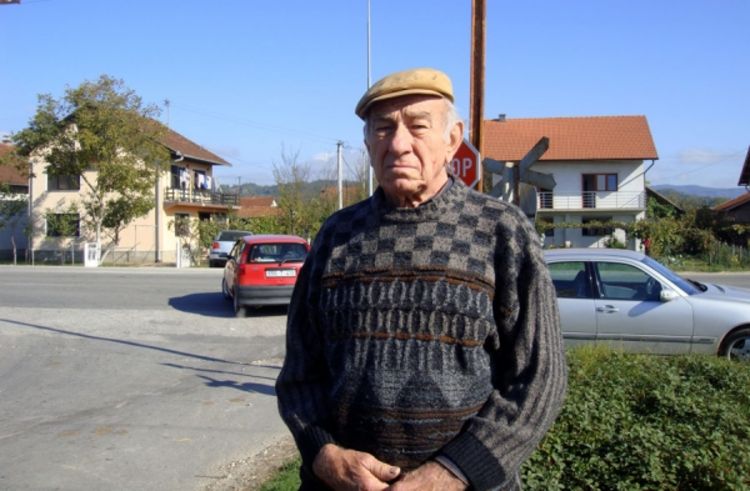 Mještani Čejreka traže rampu na pružnom prelazu