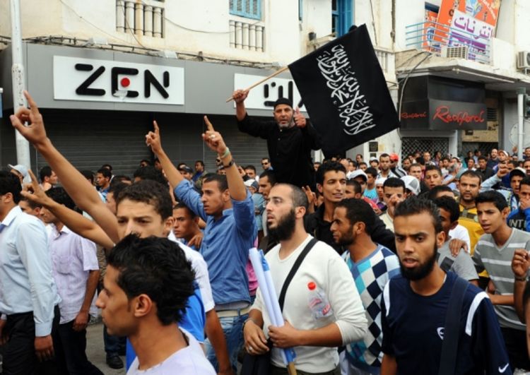 Policija ispalila suzavac na islamiste