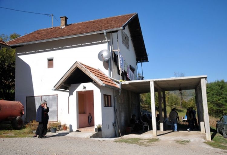 Banjaluka: Otac pronašao obješenog sina u potkrovlju 
