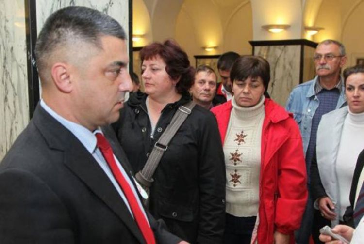 Očajne radnike otjerali iz Sabora