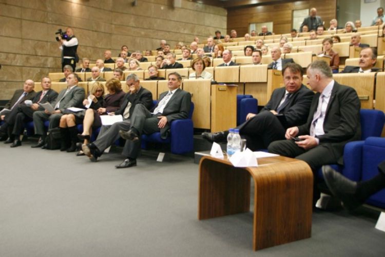Firme na registraciju čekaju i sedam godina