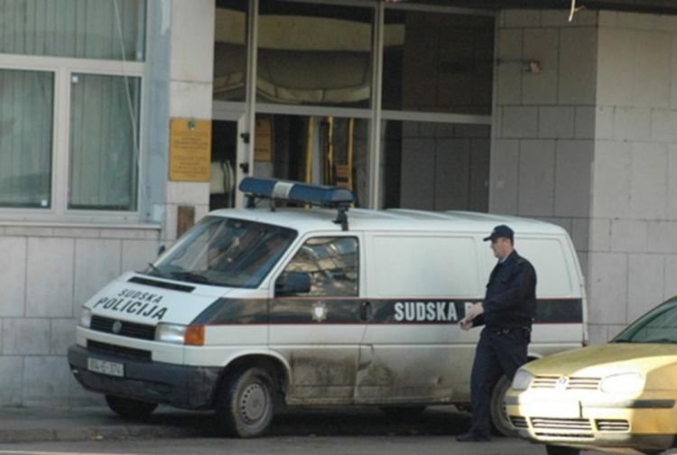 Tuzla: Osuđen inspektor koji je proizvodio i rasturao drogu 