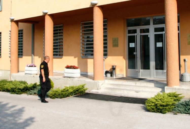Treba da odgovaraju i bivši zvaničnici