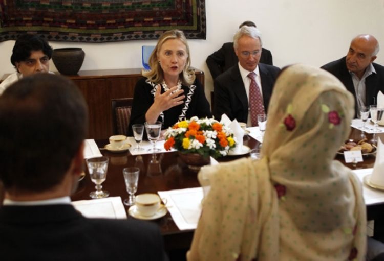 Hilari Klinton: SAD u kontaktu s pakistanskim ekstremistima