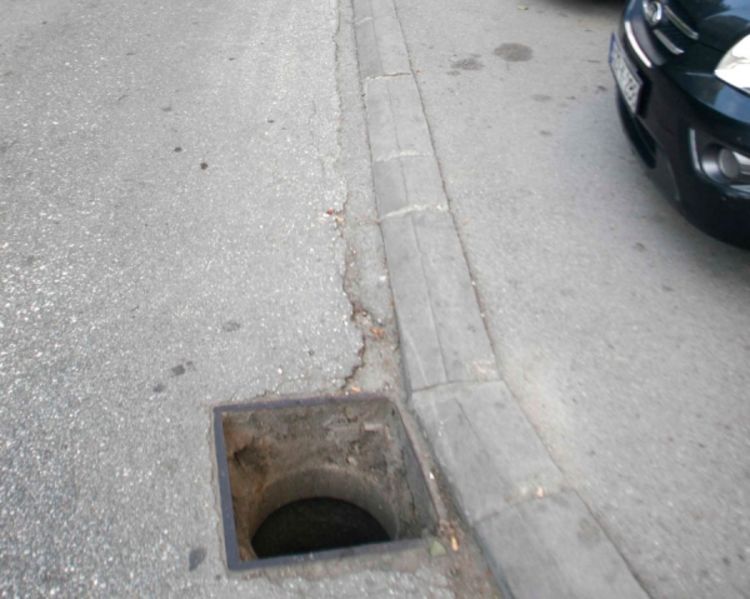 Ukradu poklopac šahta da zarade pet maraka