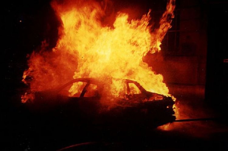 Nezaposleni muškarac zapalio više od 100 luksuznih automobila u Berlinu