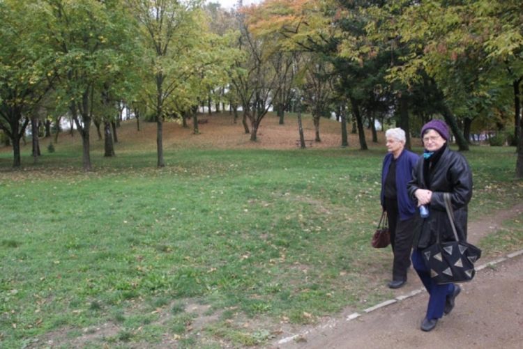 Građani traže linč zbog bludničenja starca pred djevojčicom
