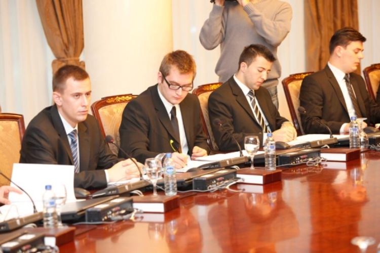 RS bila u rukama mladih na jedan dan