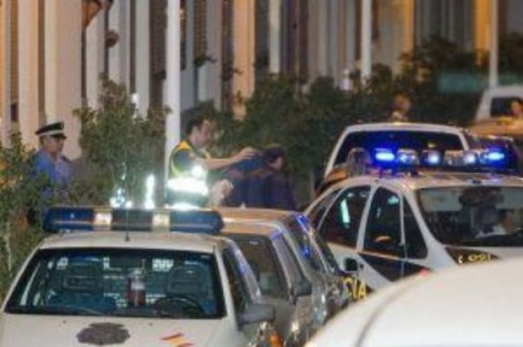 Kucao po vratima i ubijao susjede, zaklao i dječaka (13)