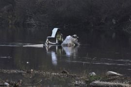 Pilot, u brišućem letu, izuzetno nisko, zakačio dalekovod