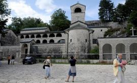  Mitropolija: I sultani su garantovali crkvenu imovinu