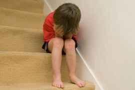 Pedofil oteo dječaka i vezao ga golog na radijator