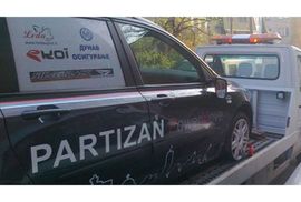 Huligani oštetili vozilo BK Partizan