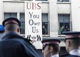 Aktivisti u Londonu okupirali prostor švajcarske banke UBS