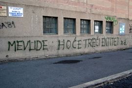 U Mostaru osvanuo grafit s porukom Mevlidu