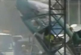 Helikopter pao dok je postavljao božićnu jelku