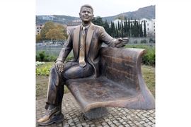 Gruzija podigla spomenik Reganu