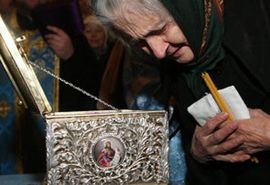 Hiljade ljudi se smrzavale u Moskvi da vide pojas Bogorodice