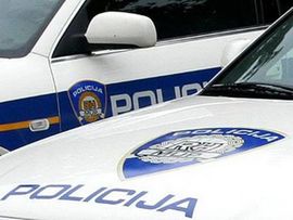 Napao 16-godišnjakinju i nogom joj izbio zube