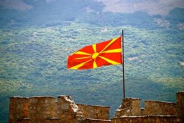 Ponovo zapaljena makedonska zastava