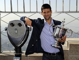 Novak Đoković donio pehar Jeleni Genčić