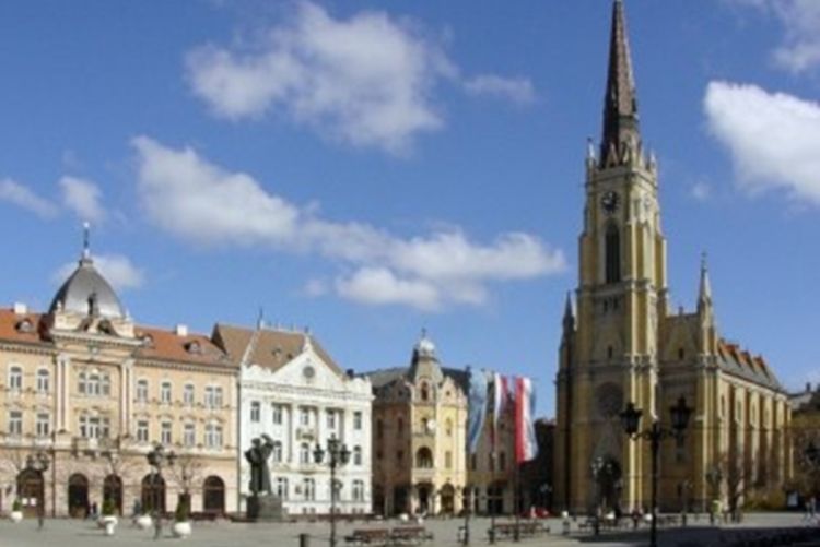 Pretukli gej muškarca u Novom Sadu i ostavili ga da leži bez svijesti