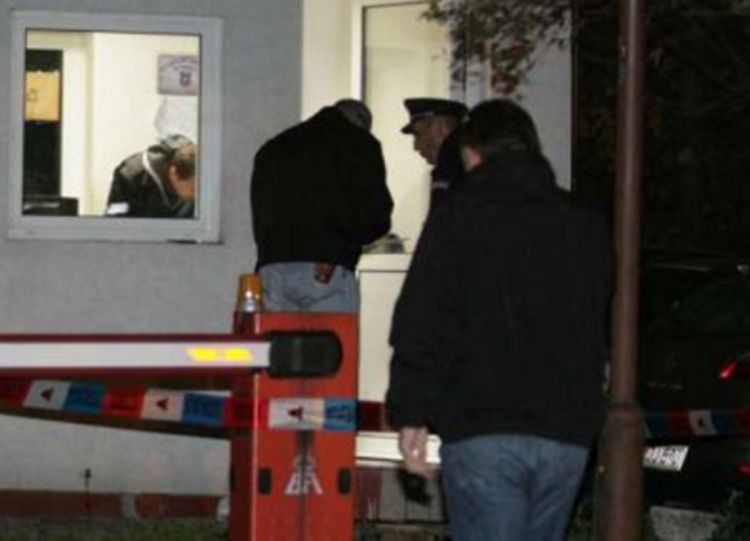 Policajac se zbog djevojke ubio u stražarskoj kućici pored zgrade MUP-a