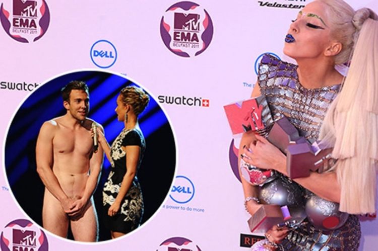 Goli muškarac uletio na scenu tokom dodjele MTV nagrada (Foto, Video)