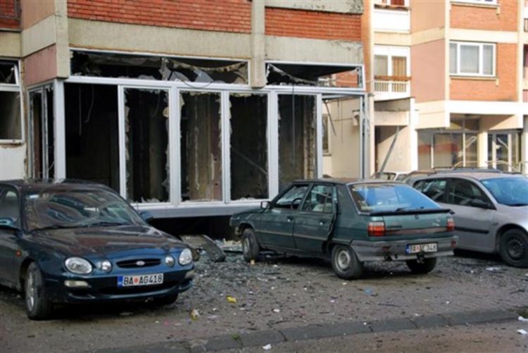 U eksploziji uništen  lokal  bivših Šarićevih saradnika