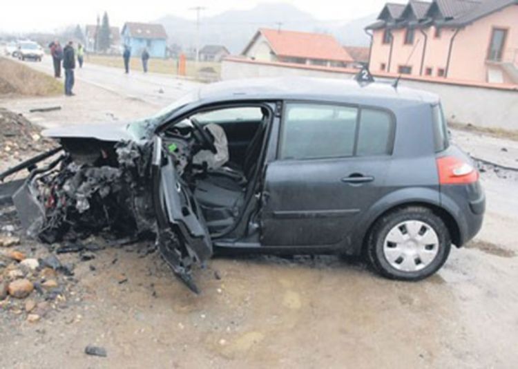 Dvadesetdvogodišnji mladić teško povrijeđen