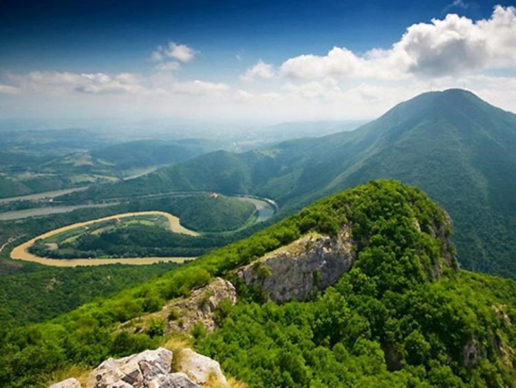 Stotinu đaka se izgubilo na planini Ovčar, spasioci ih pronašli promrzle između stijena